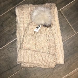 Hat and scarf set